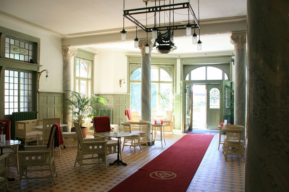 Kurhaus Berguen Hotel Exterior photo